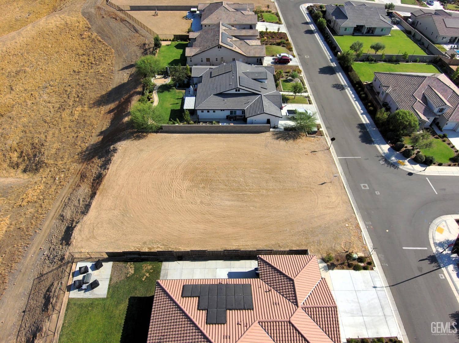 6825 Aquamarine Drive — photo 4