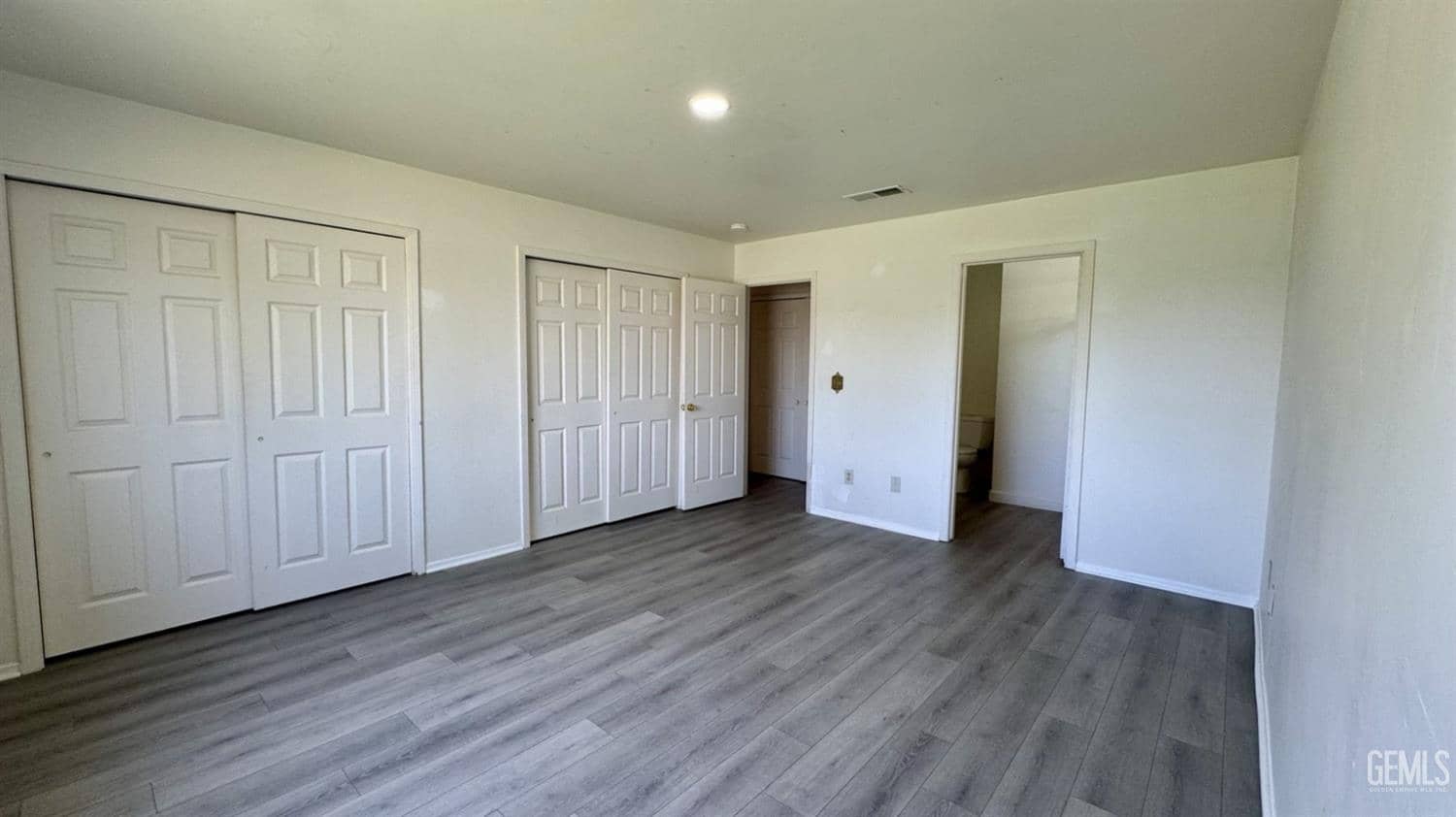 715 Houchin — photo 4
