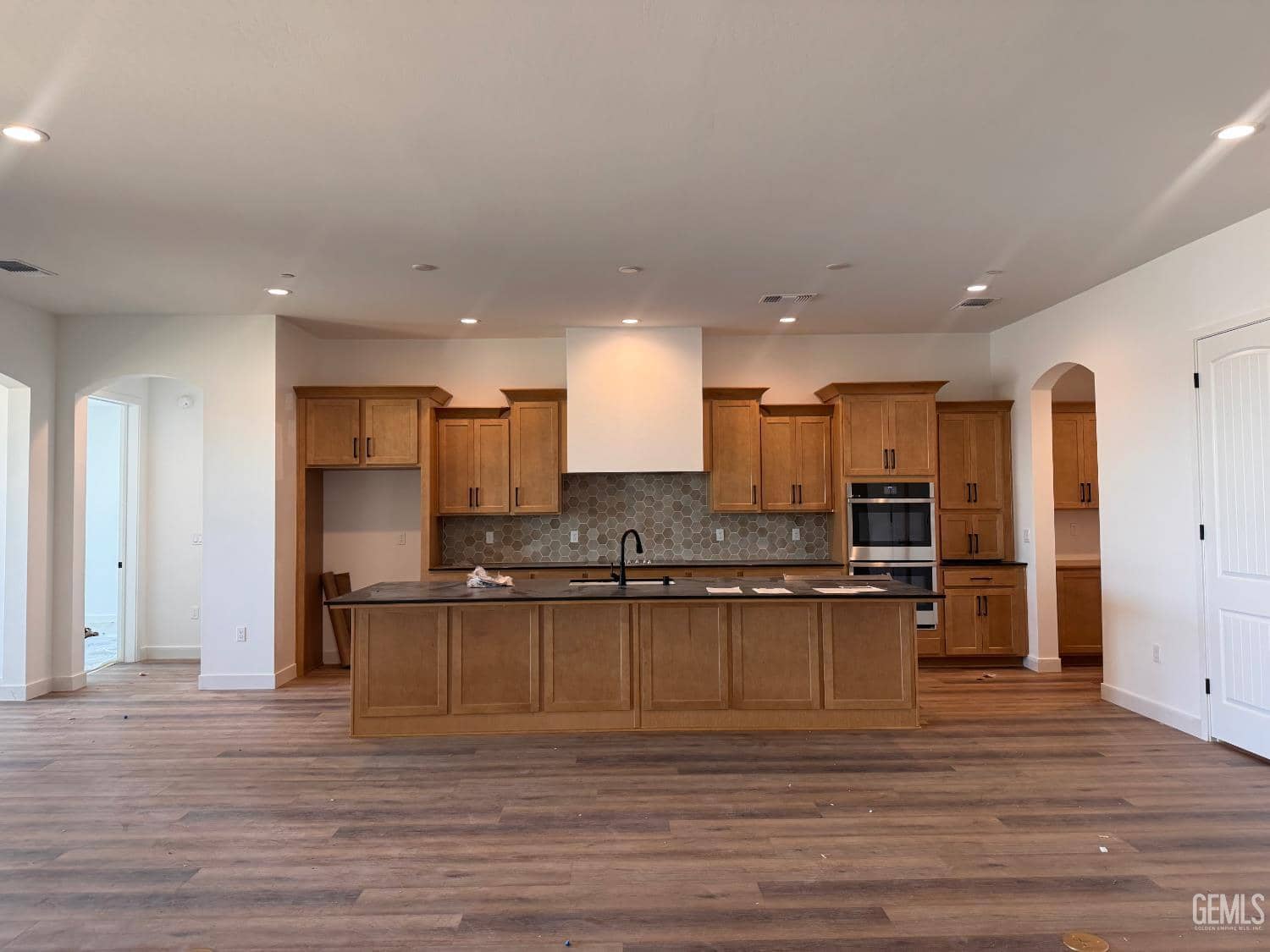 7121 Gladeview Lane — photo 2