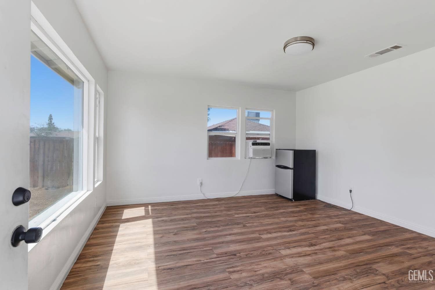 1021 S Brown Street — photo 6