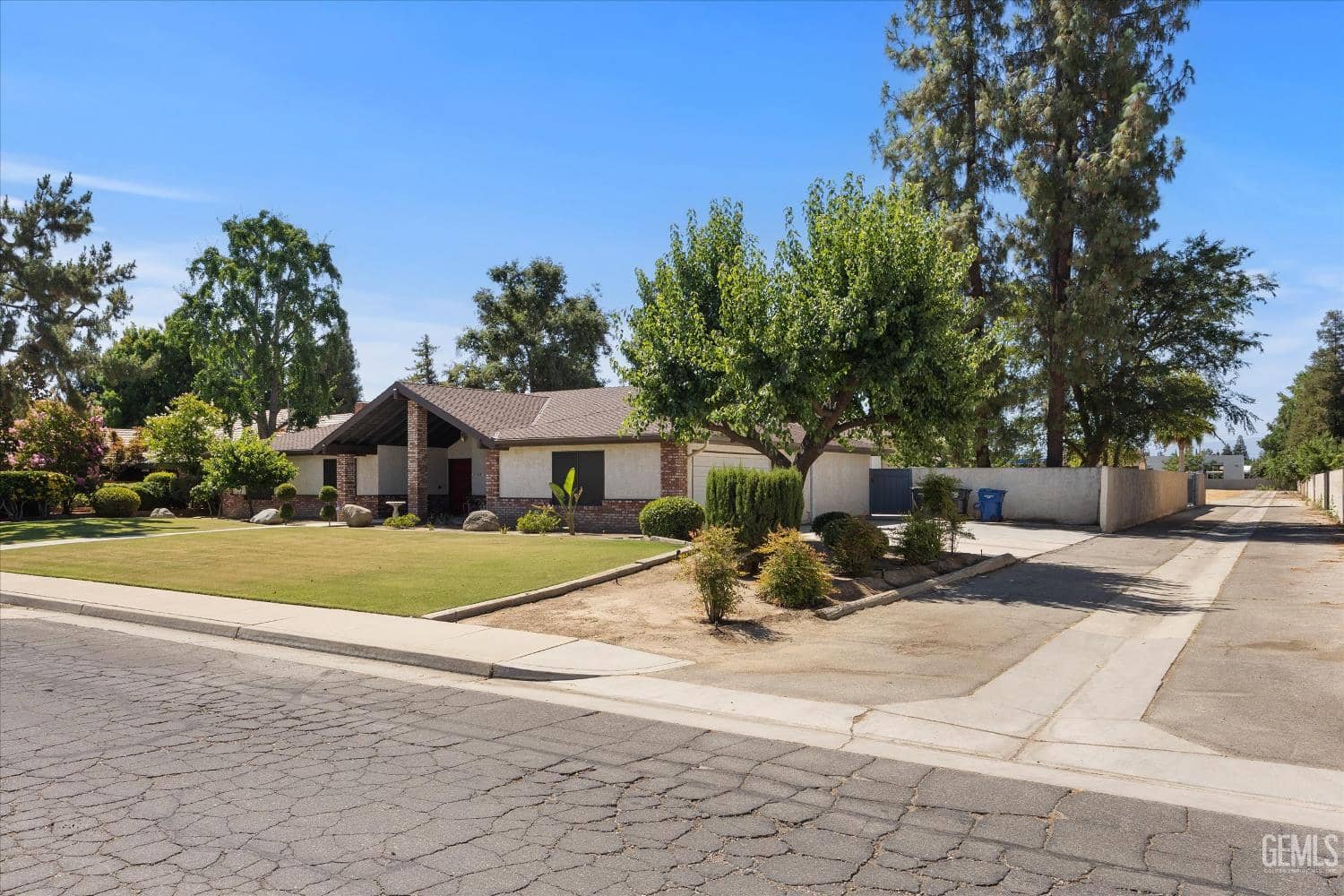 12913 San Juan Avenue — photo 2