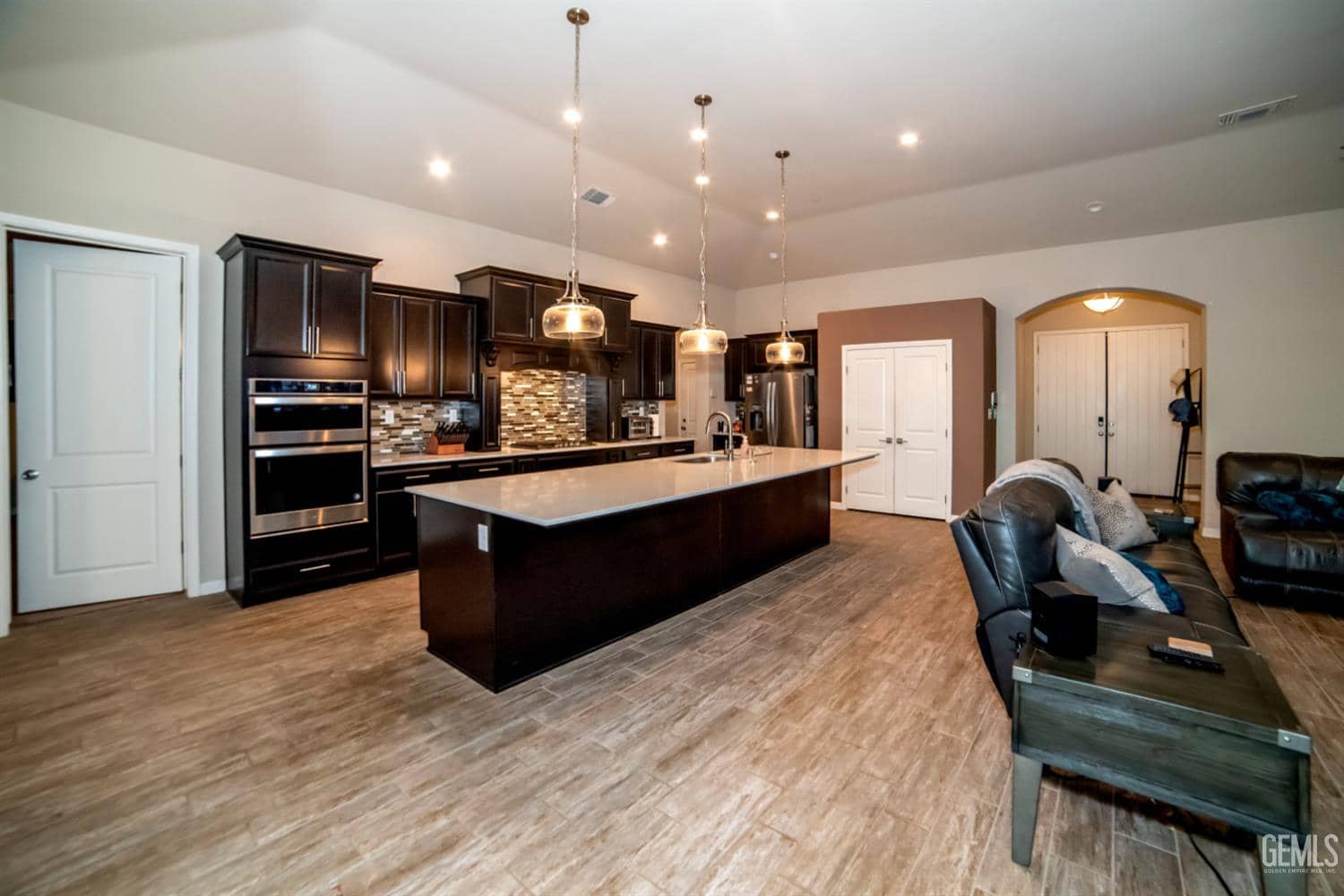 7102 Laredo Drive — photo 6