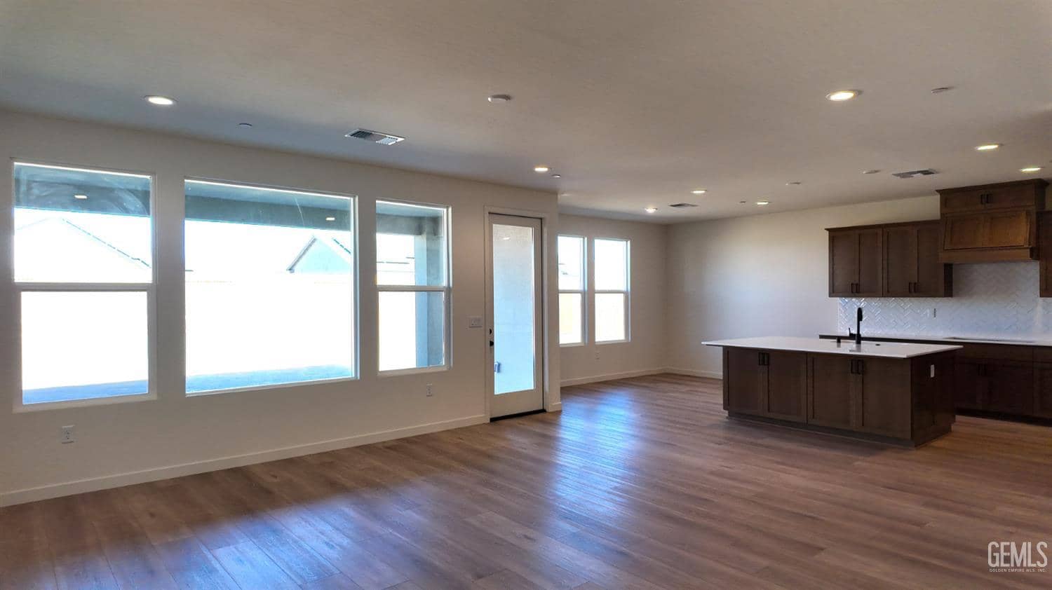 612 Grande Lane — photo 2