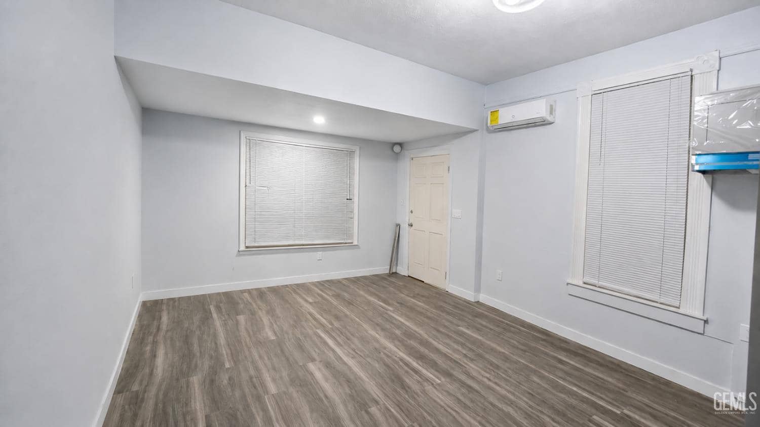 1823 Cherry Street — photo 2