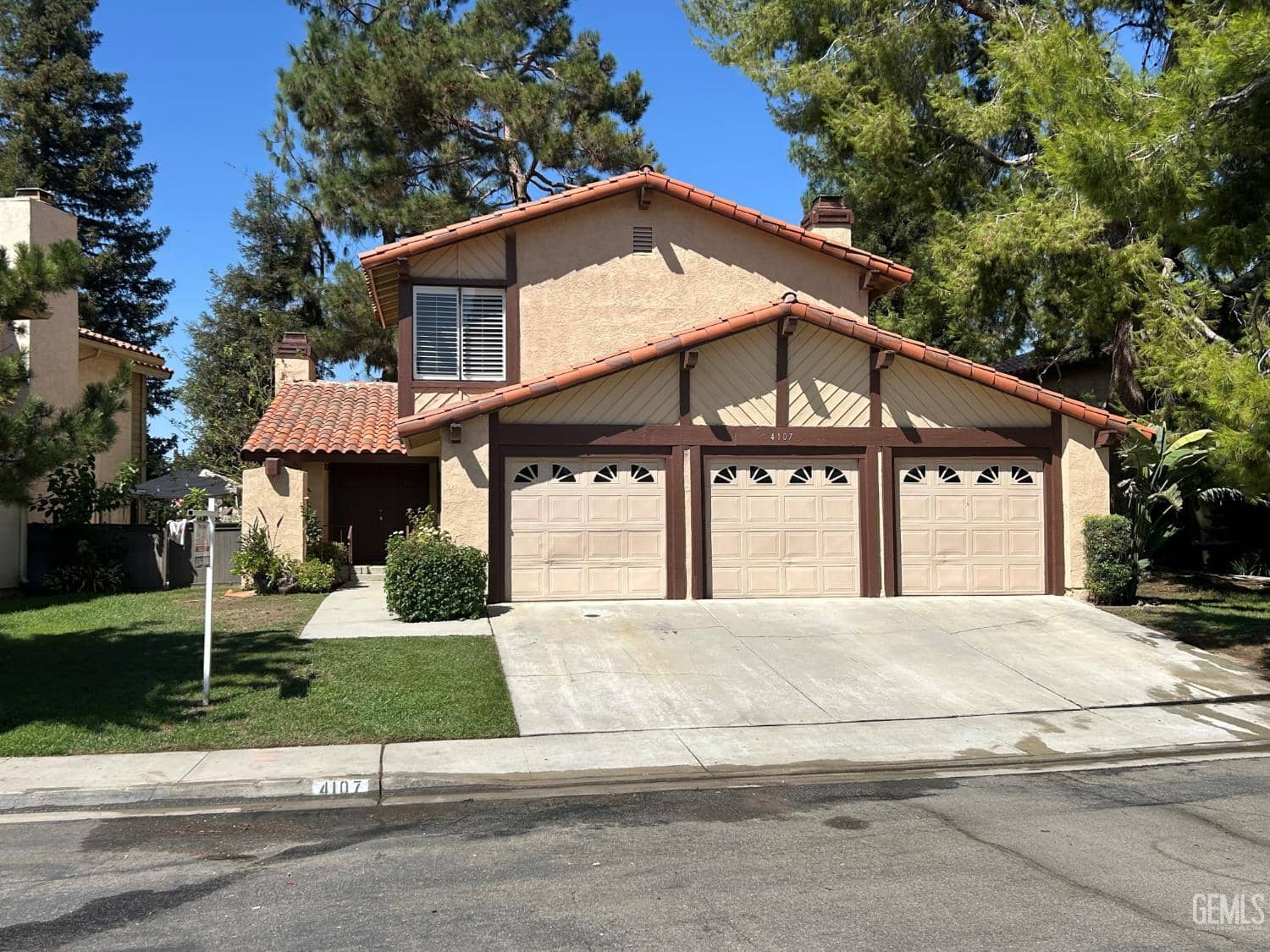 4107 Pinewood Lake Drive