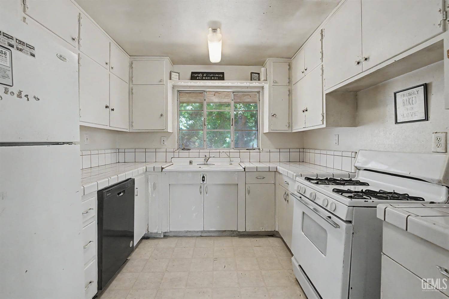 2701 N Inyo Street — photo 4