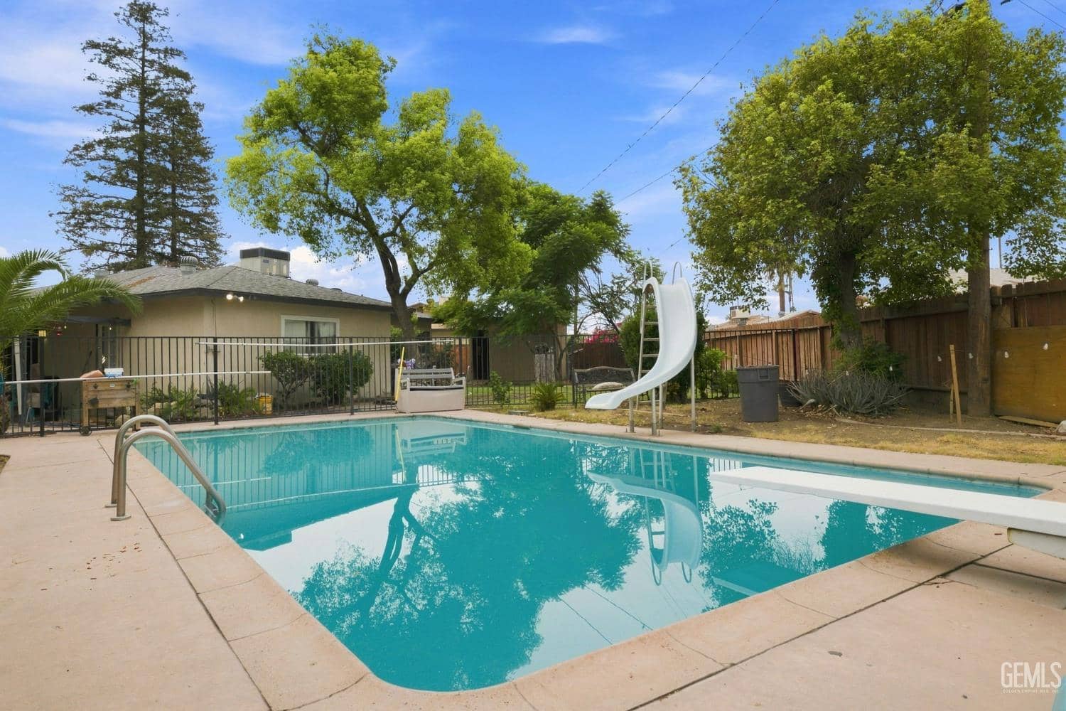 1701 Cromwell Court