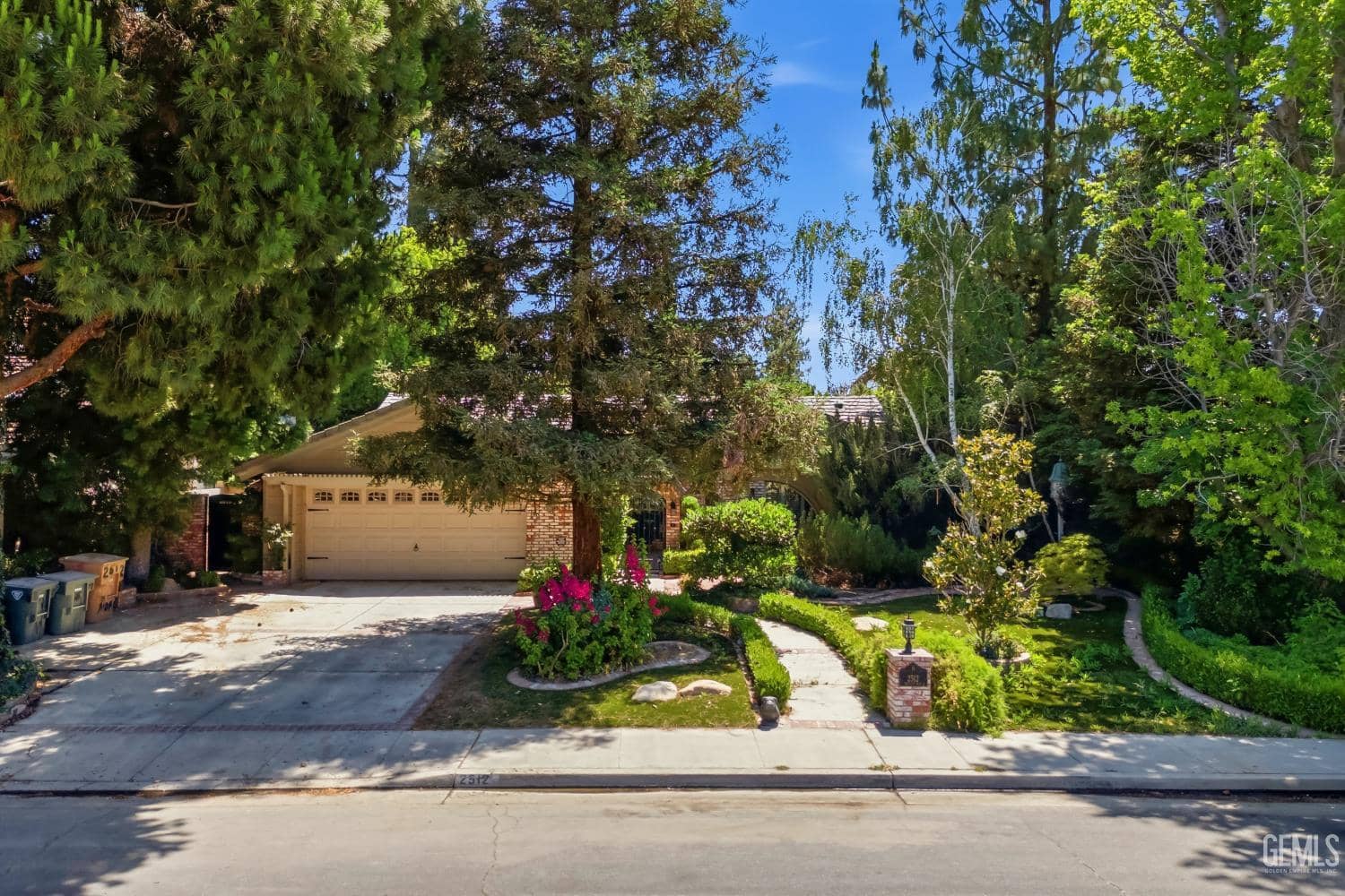 2512 Moffitt Way