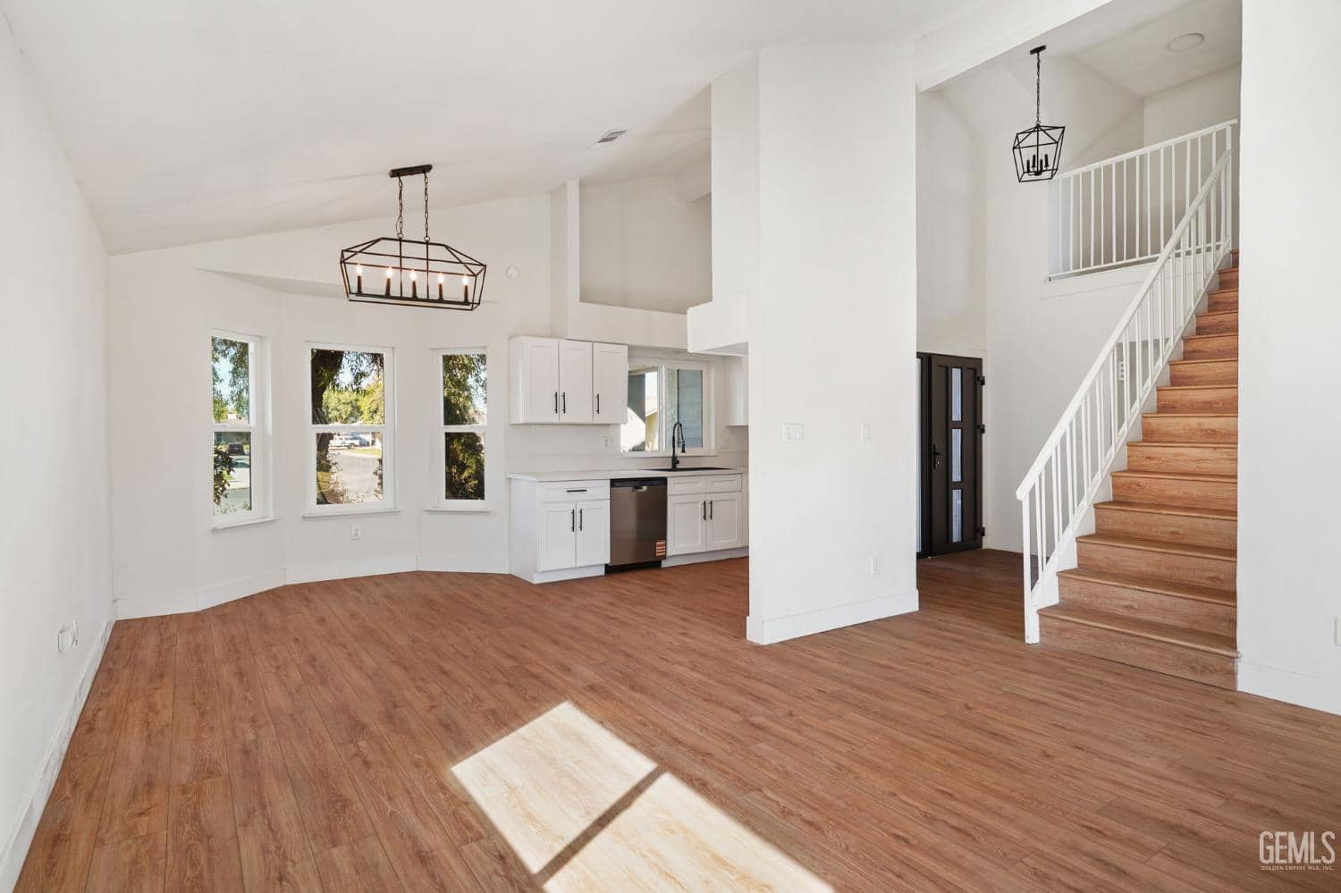 8301 Sargent Way — photo 3