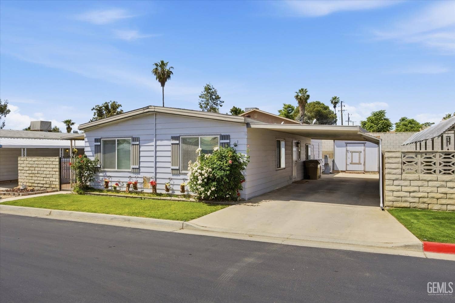 400 E Robert's Lane — photo 4