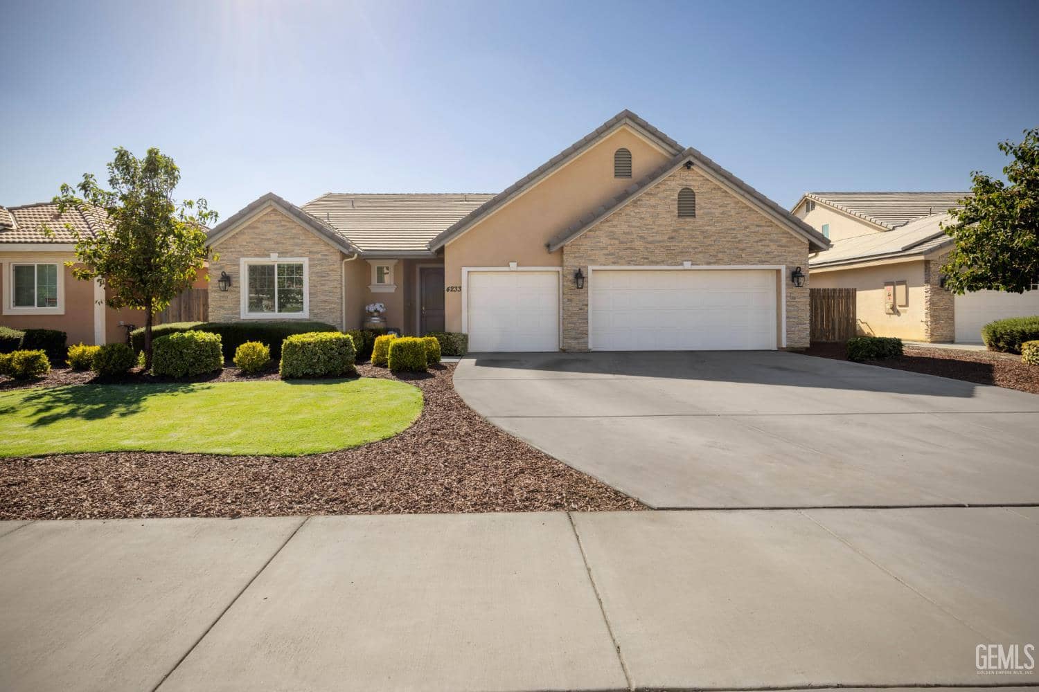 4233 Aloe Court — photo 1