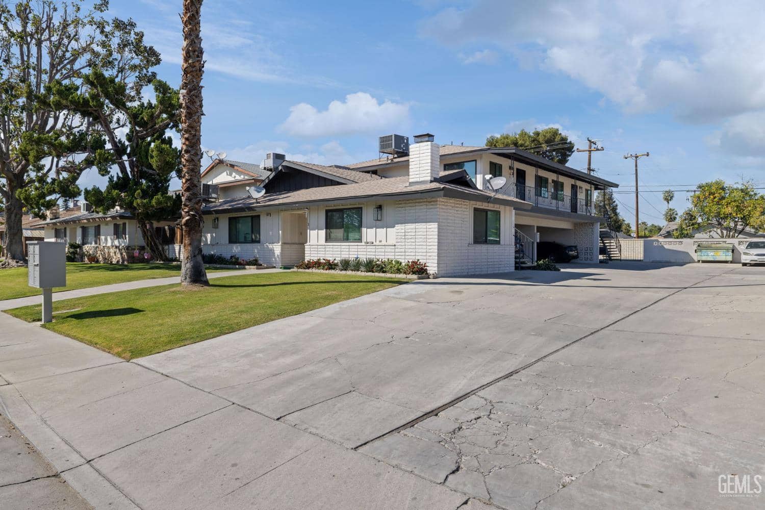 6212 Stockdale Highway — photo 3