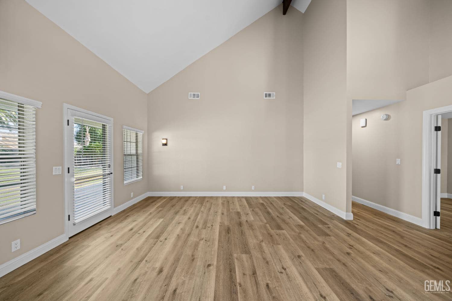 12312 Palm Avenue — photo 6