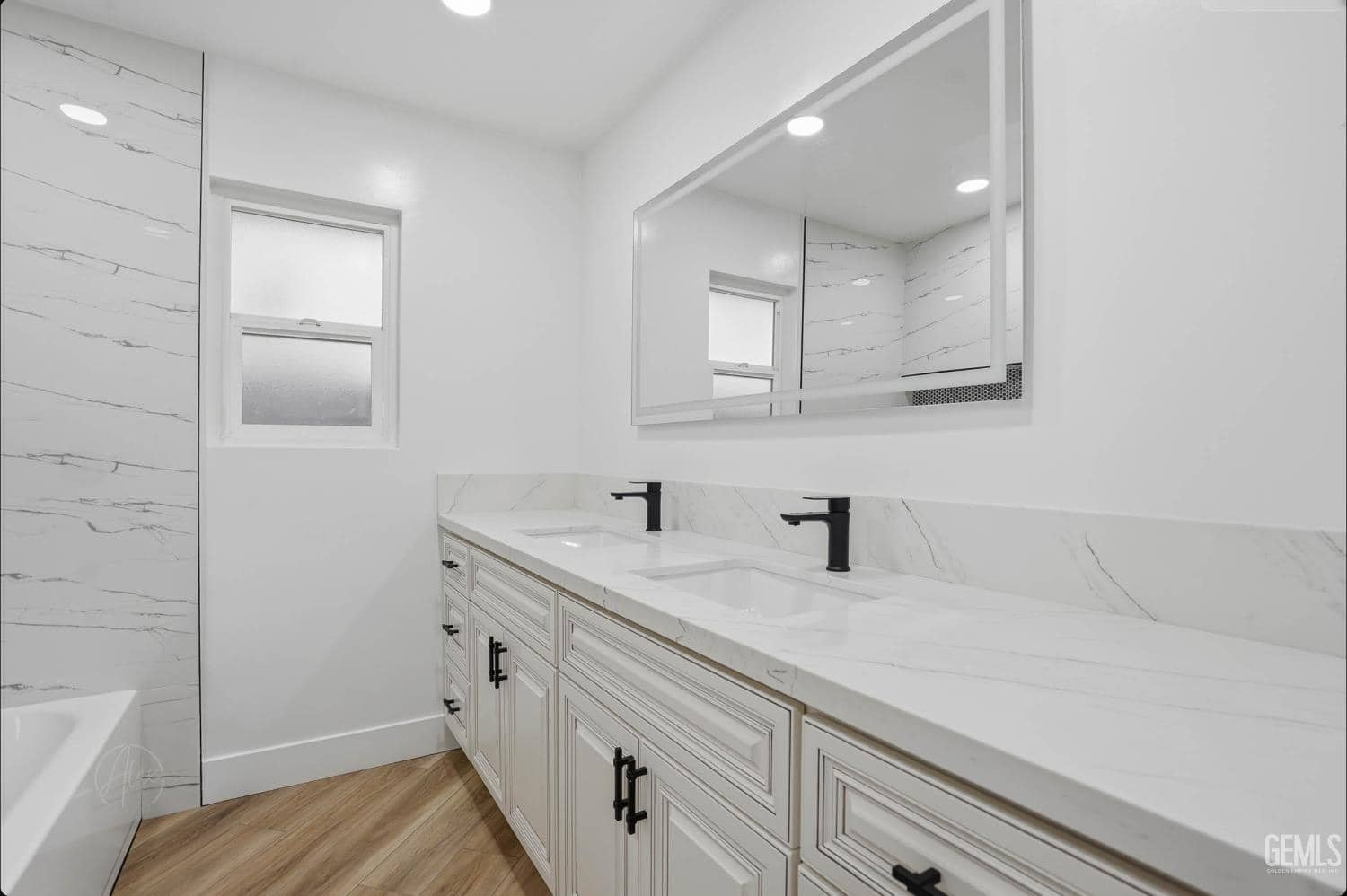 112 Angell Street — photo 6