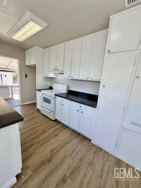 13 La Mesa Drive — photo 5