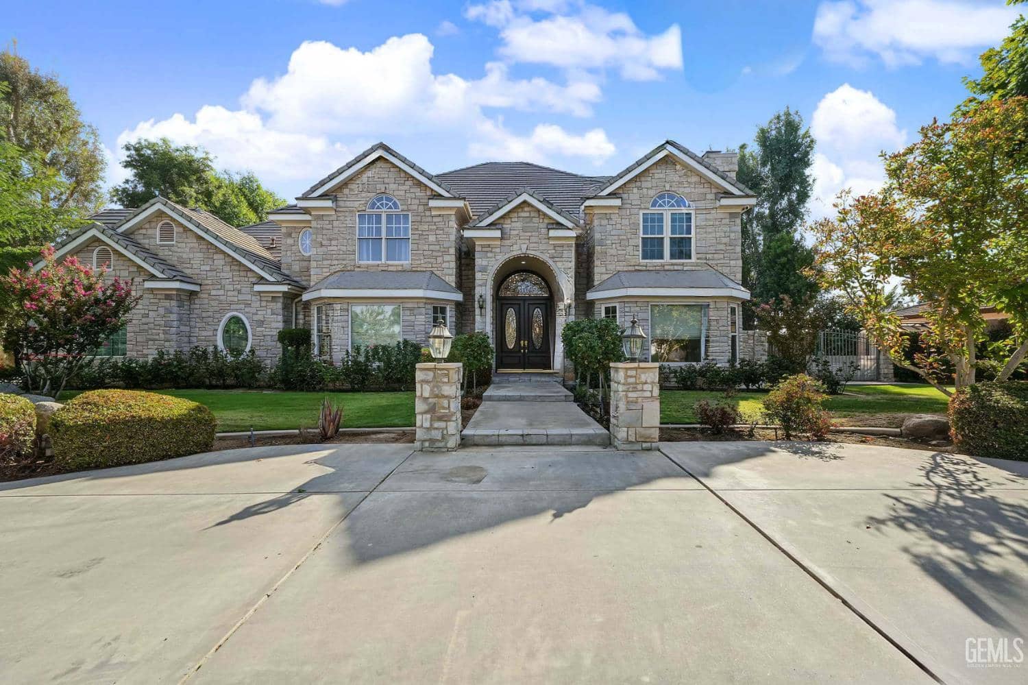 3989 Green Hill Street