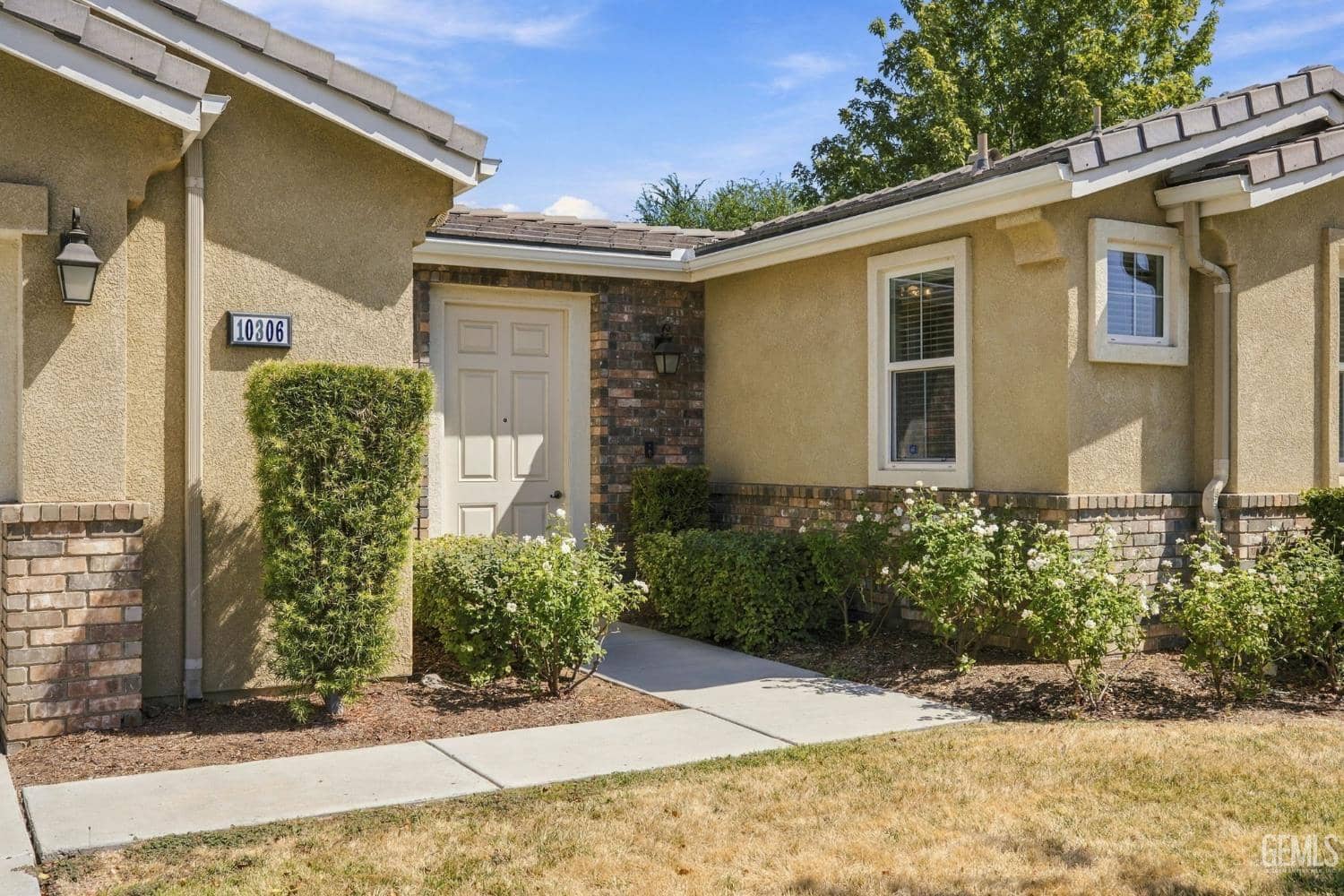 10306 Vale Royale Drive — photo 4