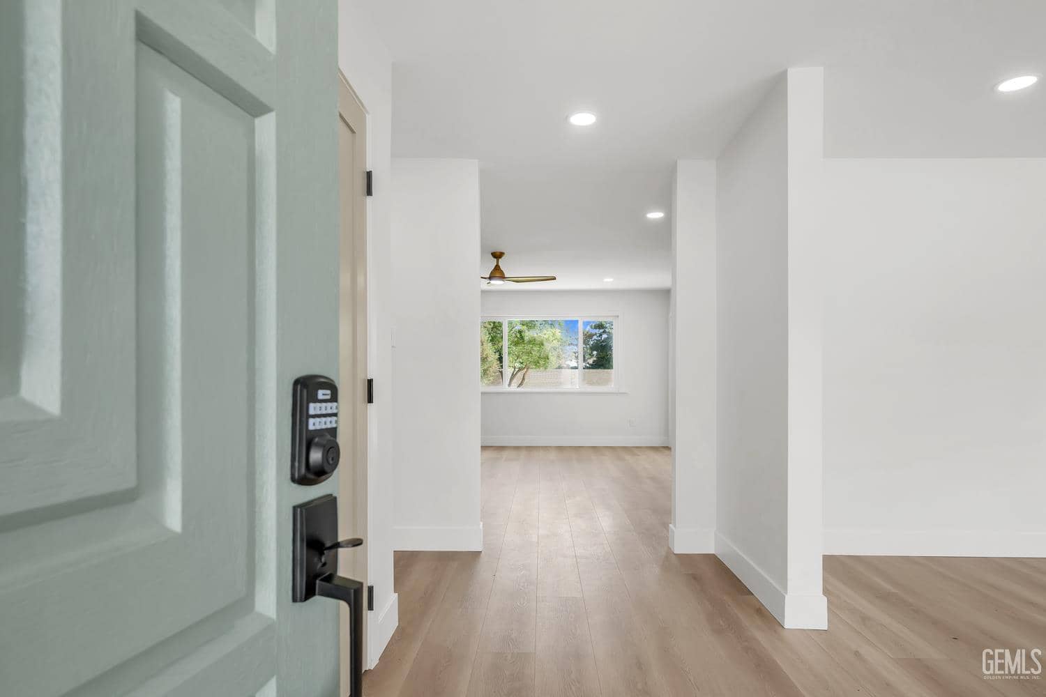 320 Hume Lane — photo 4
