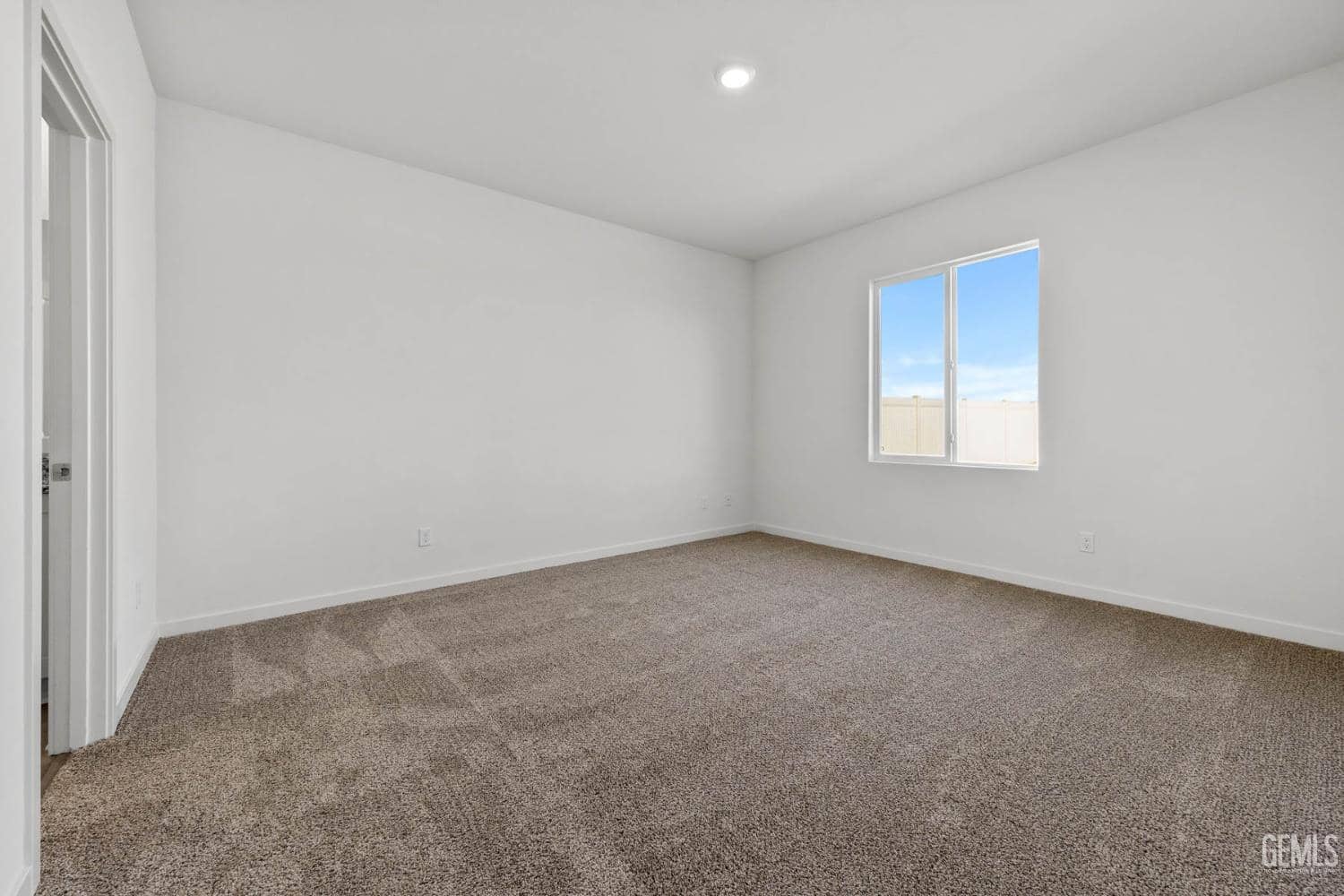 7924 Blueberry Avenue — photo 4
