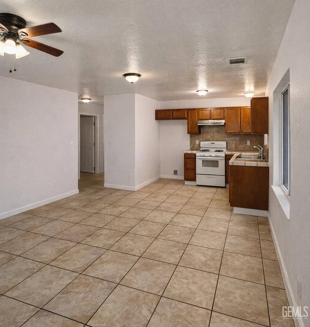 1819 Pacific Street — photo 2