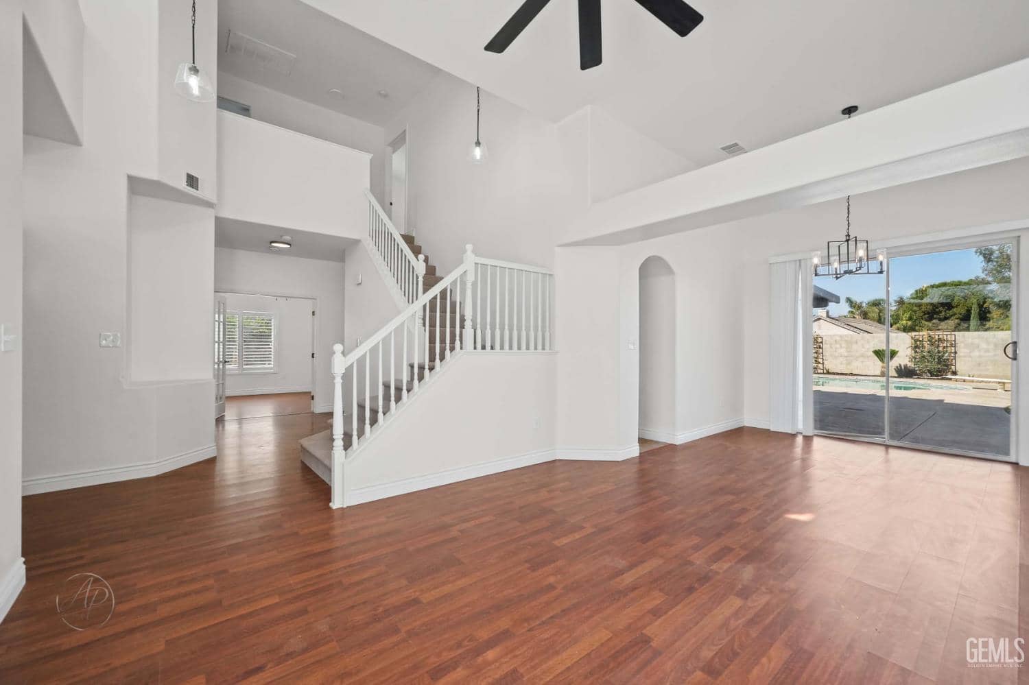 9922 Balvanera Avenue — photo 5