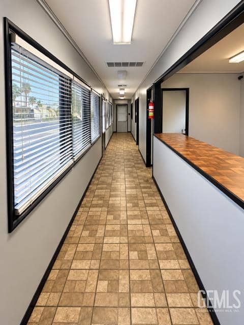 1201 E Truxtun Avenue — photo 4